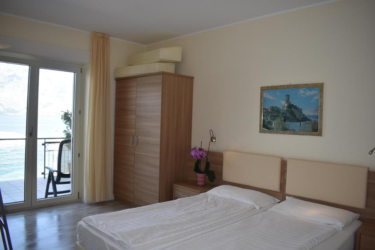 Hotel Garni Vela D'Oro برنزوني سول جاردا المظهر الخارجي الصورة