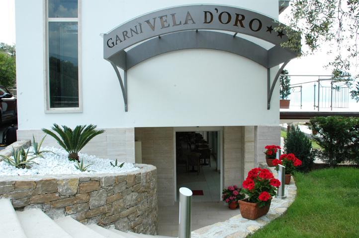 Hotel Garni Vela D'Oro برنزوني سول جاردا المظهر الخارجي الصورة