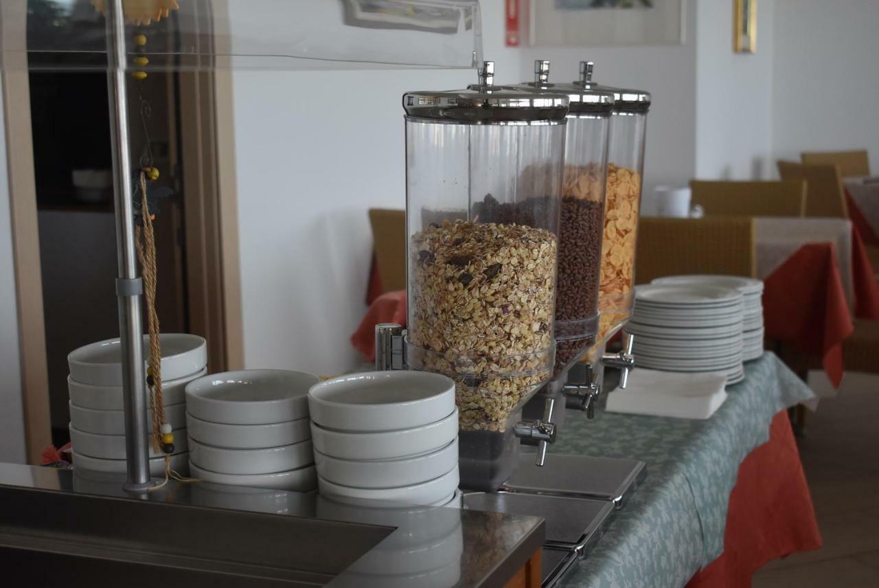 Hotel Garni Vela D'Oro برنزوني سول جاردا المظهر الخارجي الصورة